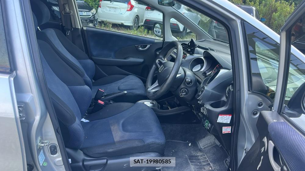 Honda FIT 2011-11 7839246-11