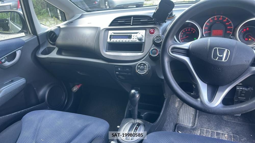 Honda FIT 2011-11 7839246-13