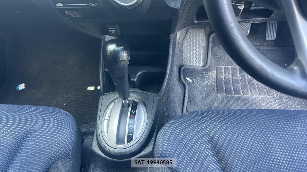 Honda FIT 2011-11 7839246-18