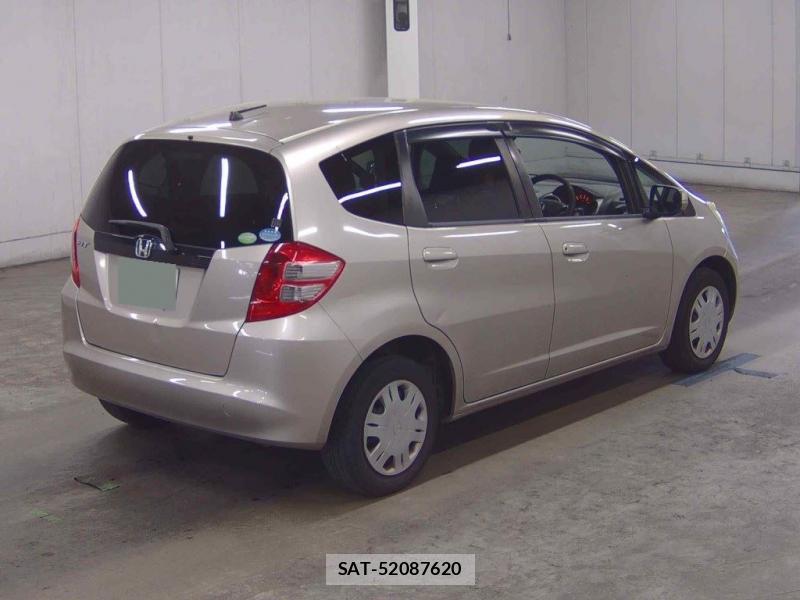 Honda FIT 2010-04 8252488-1