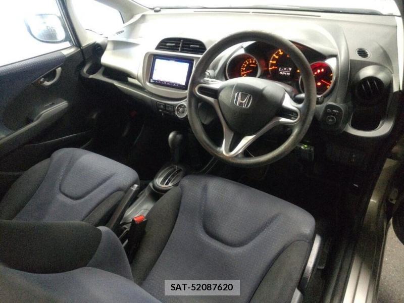 Honda FIT 2010-04 8252488-4