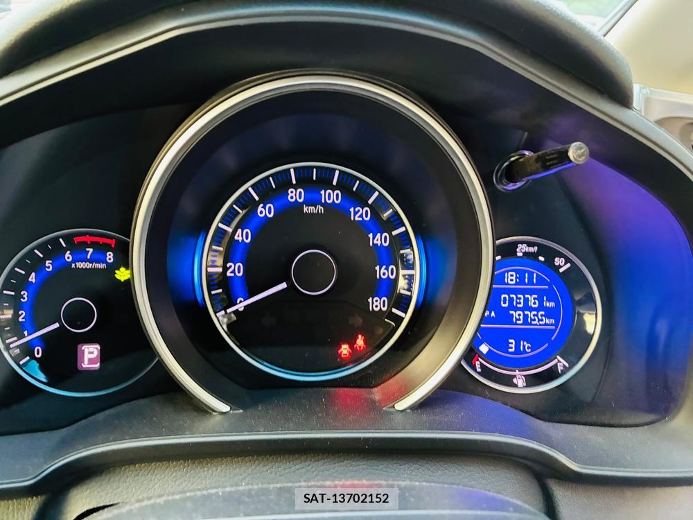 Honda FIT 2013-12 8170163-15