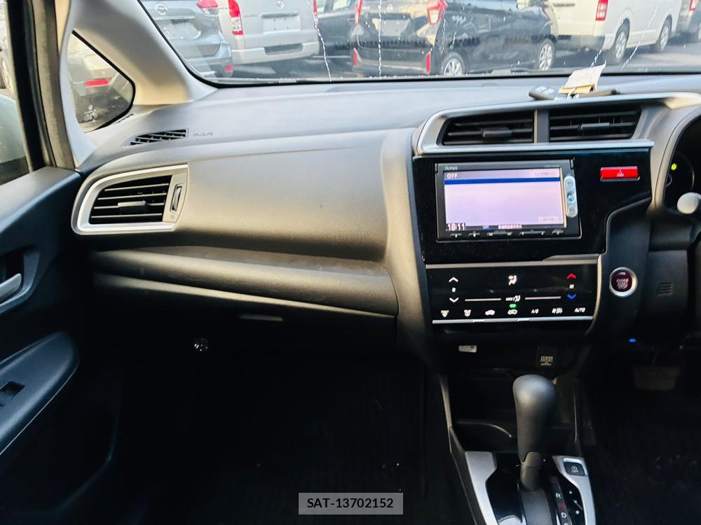 Honda FIT 2013-12 8170163-16