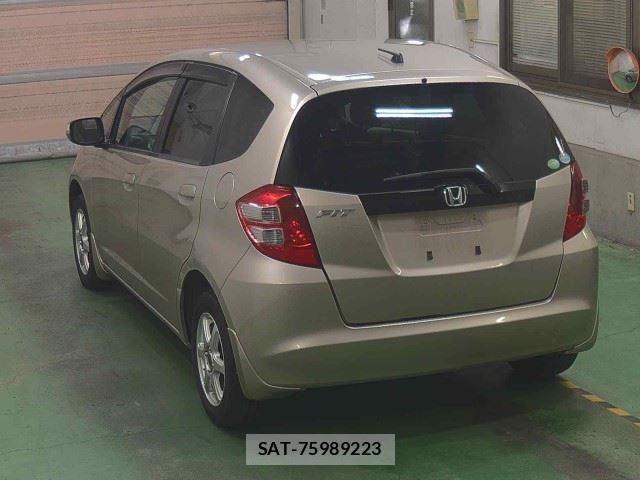 Honda FIT 2009-08 8190983-3
