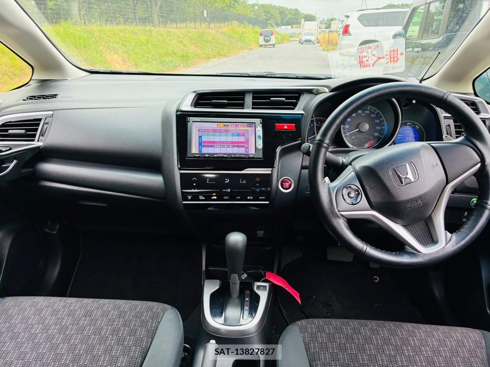 Honda FIT 2015-02 8226309-12