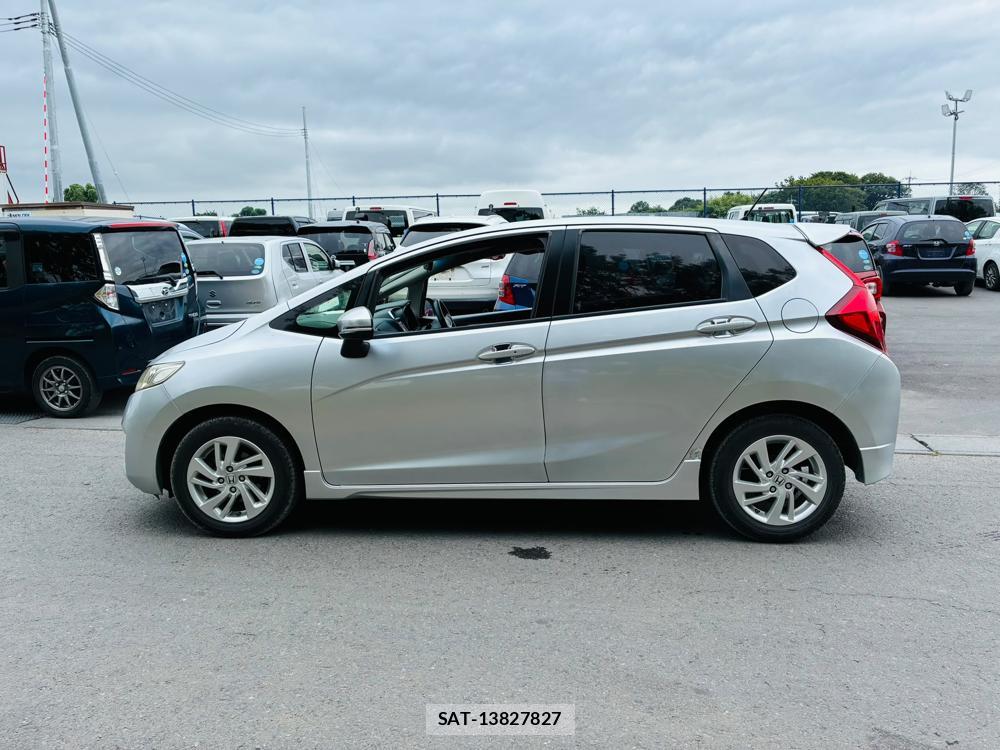 Honda FIT 2015-02 8226309-1