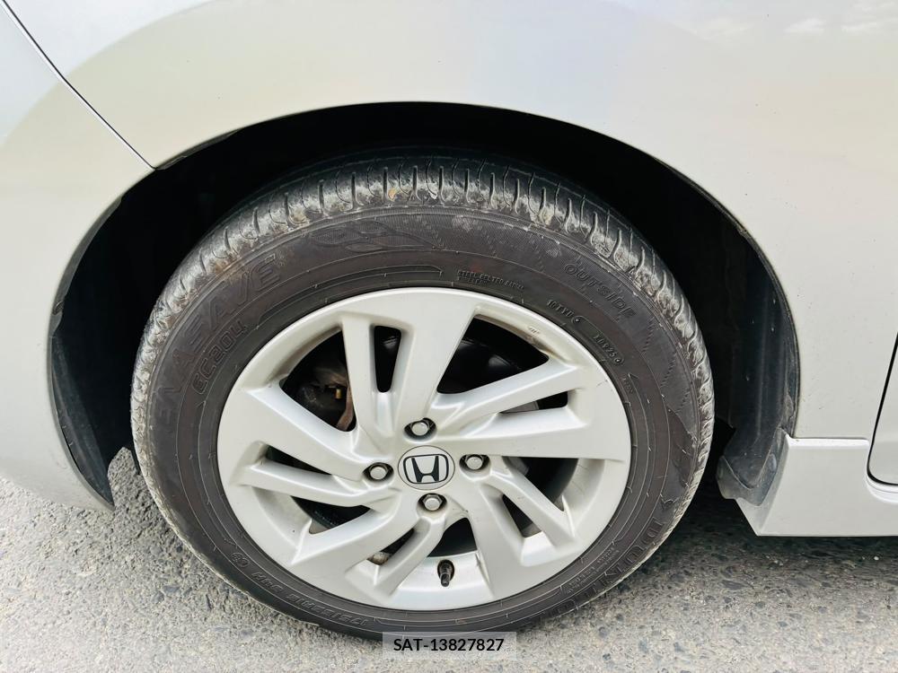Honda FIT 2015-02 8226309-28