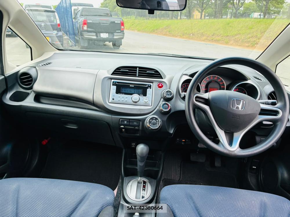 Honda FIT 2011 8225914-12