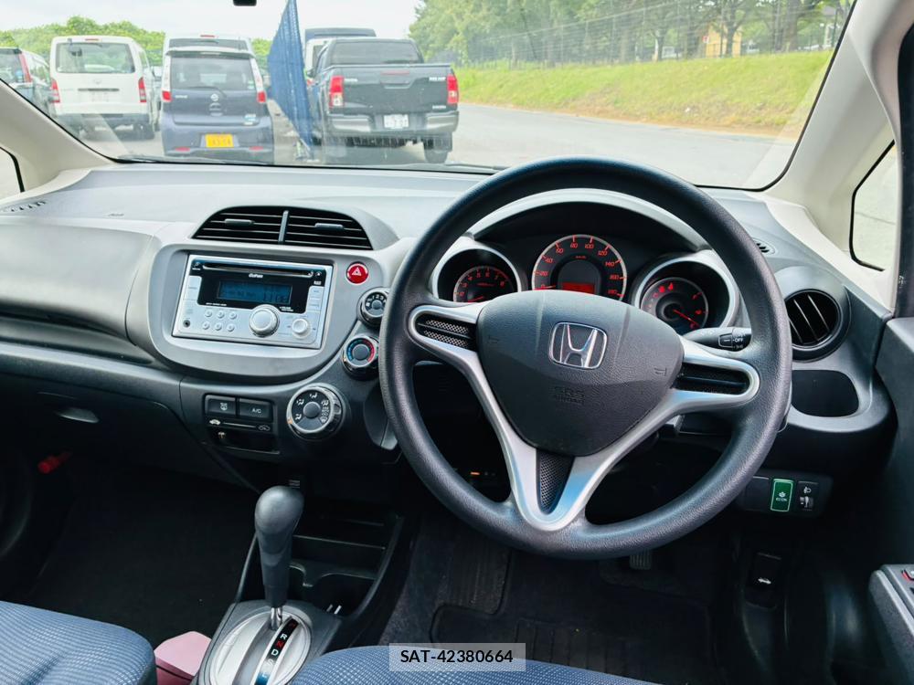 Honda FIT 2011 8225914-13