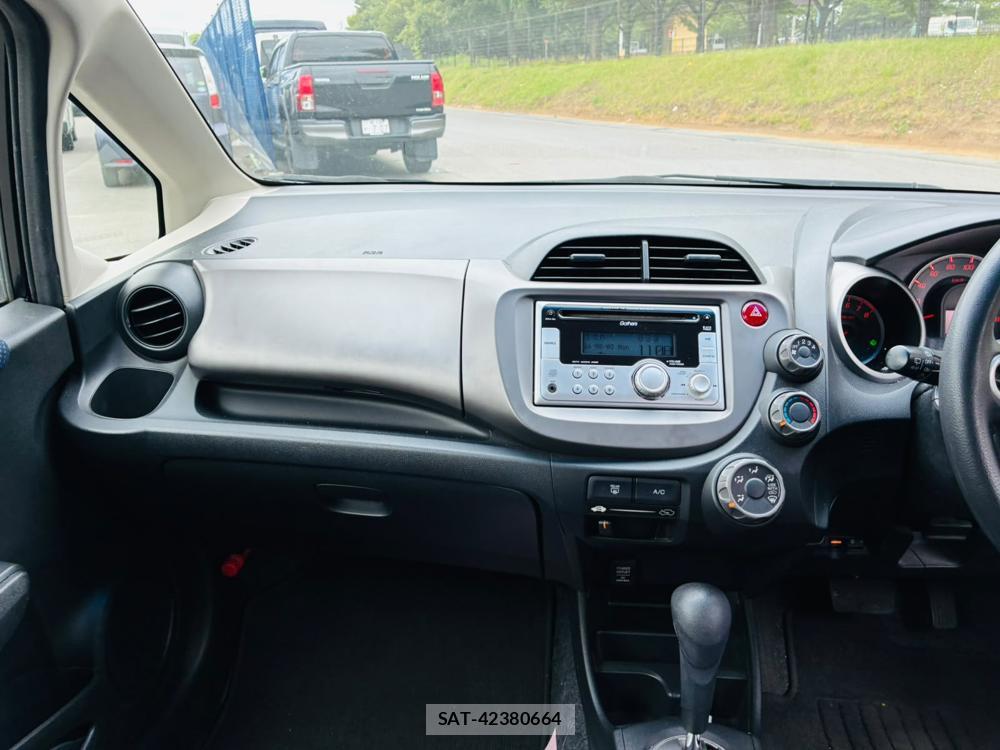 Honda FIT 2011 8225914-17