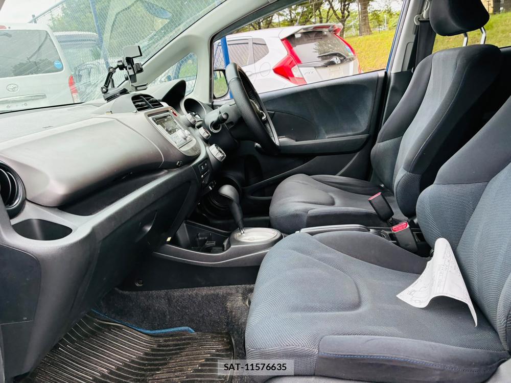 Honda FIT 2010-08 8226318-10