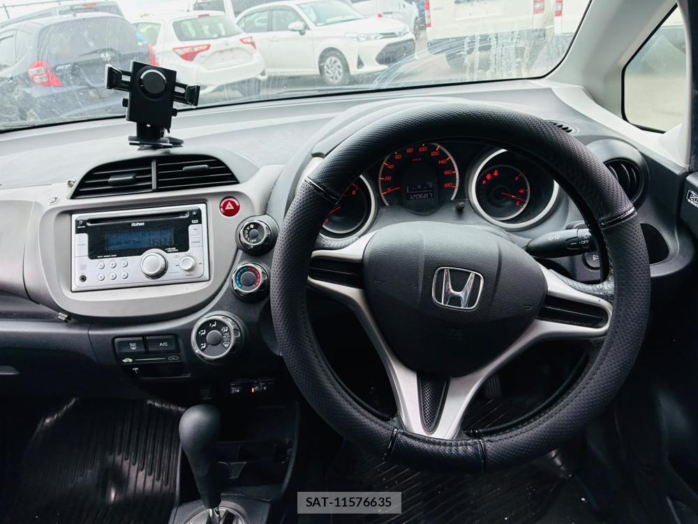 Honda FIT 2010-08 8226318-13