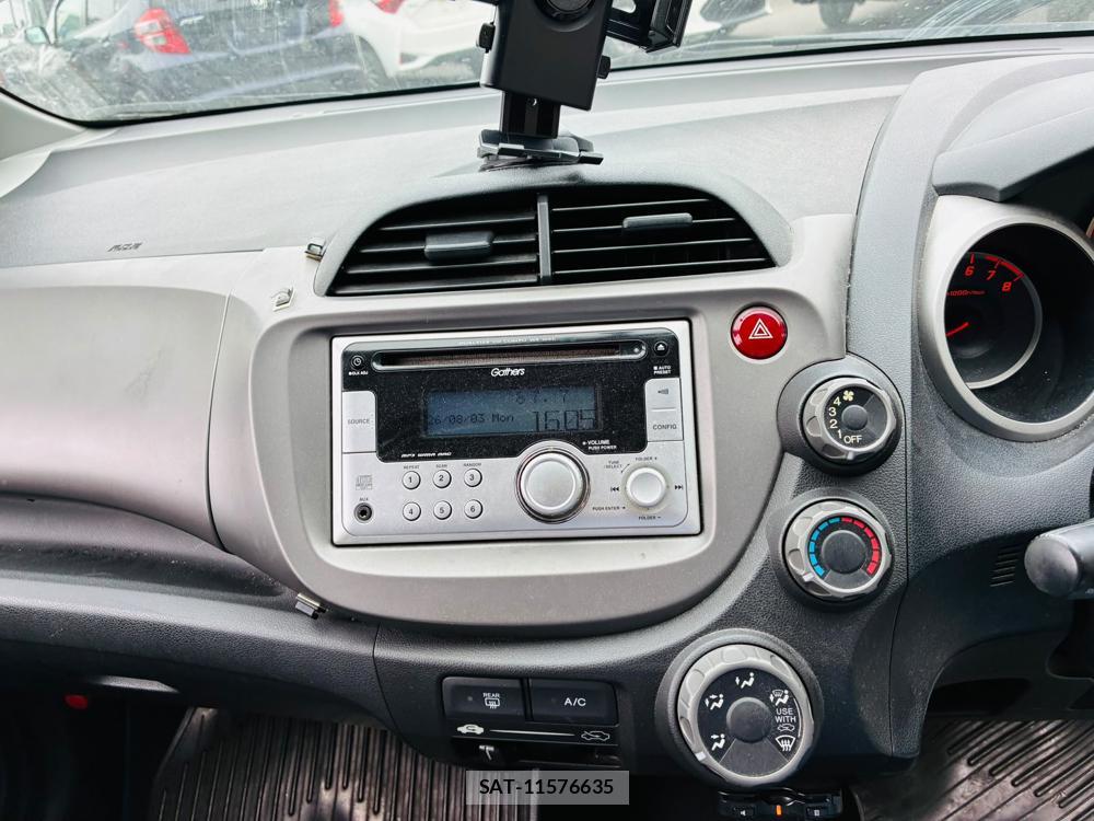 Honda FIT 2010-08 8226318-18
