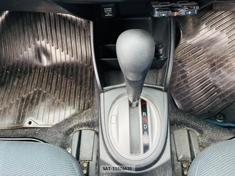 Honda FIT 2010-08 8226318-19