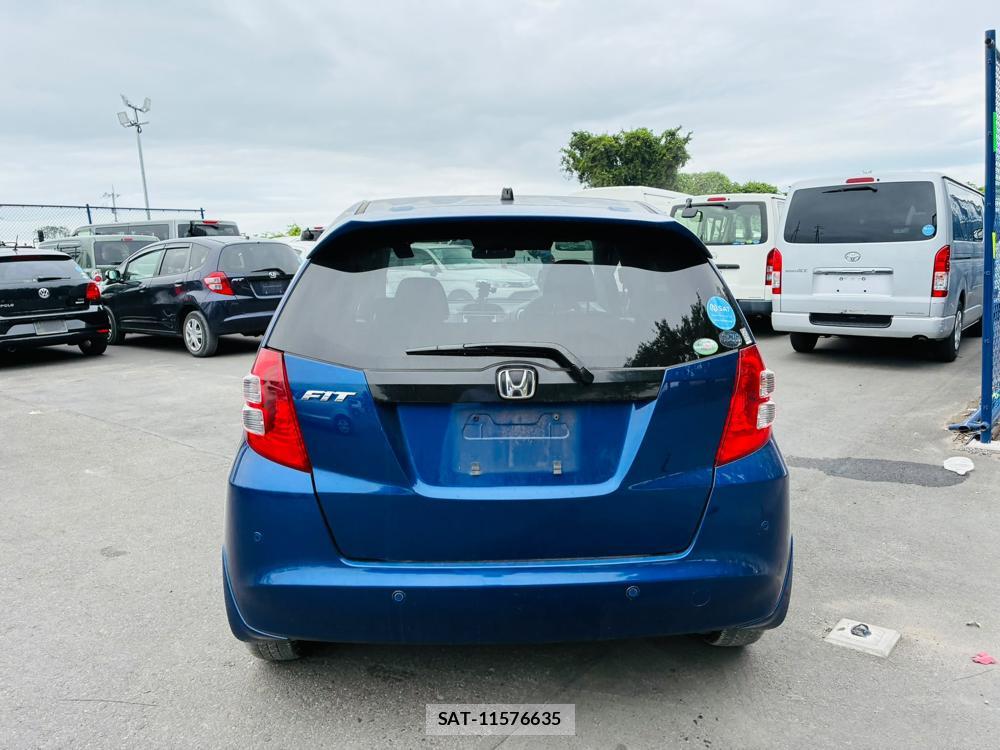 Honda FIT 2010-08 8226318-3