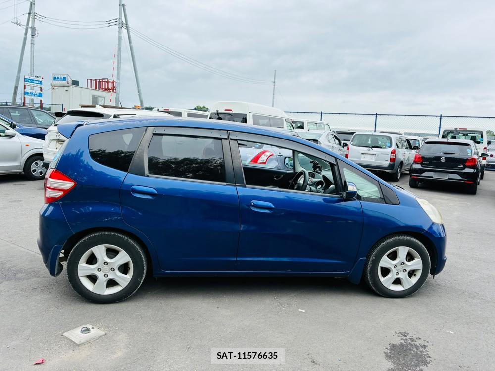Honda FIT 2010-08 8226318-5