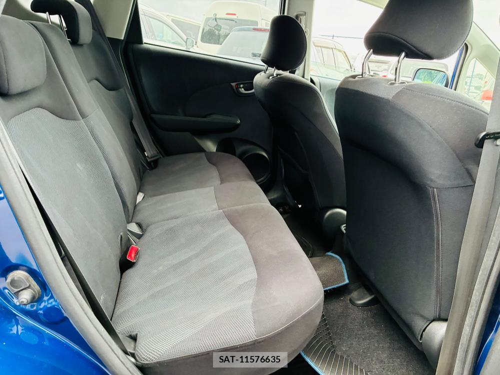 Honda FIT 2010-08 8226318-8