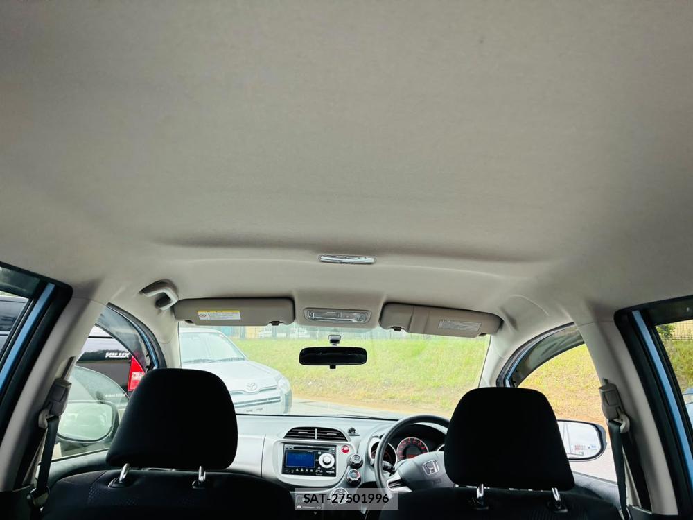 Honda FIT 2012-06 8226311-24