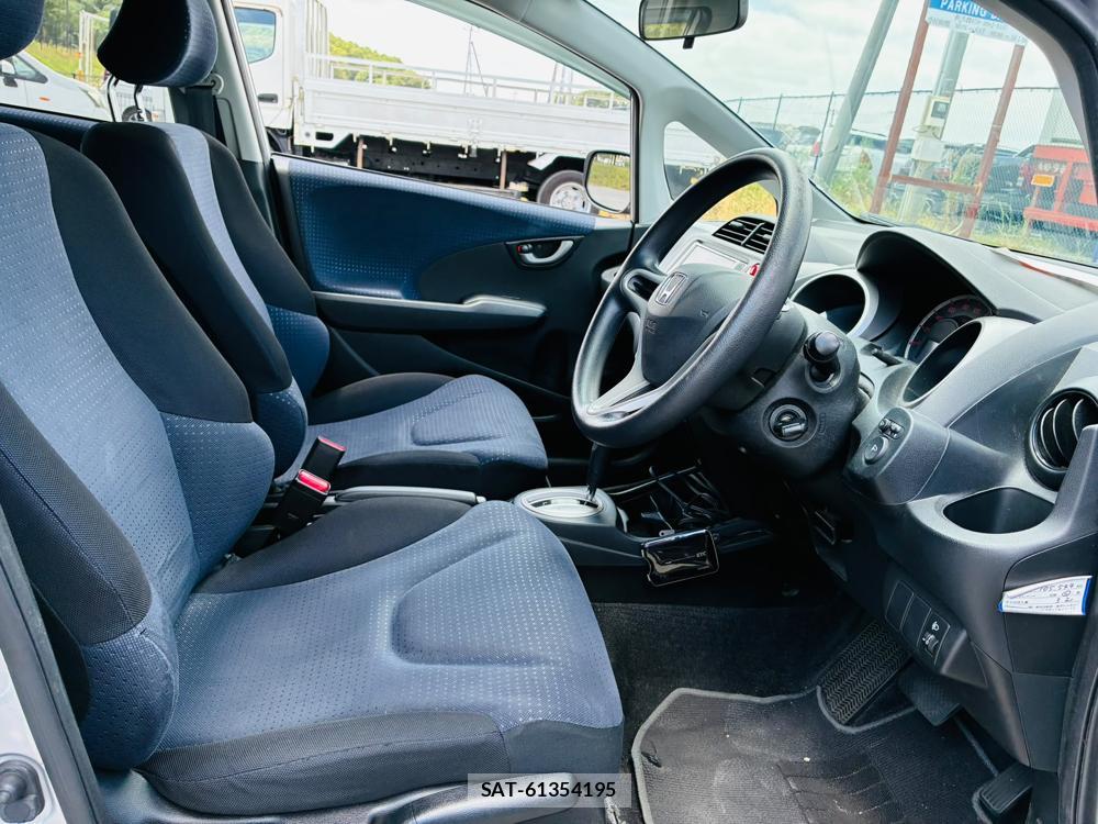 Honda FIT 2008-05 8240817-11