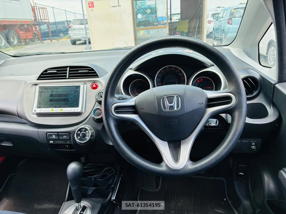 Honda FIT 2008-05 8240817-13