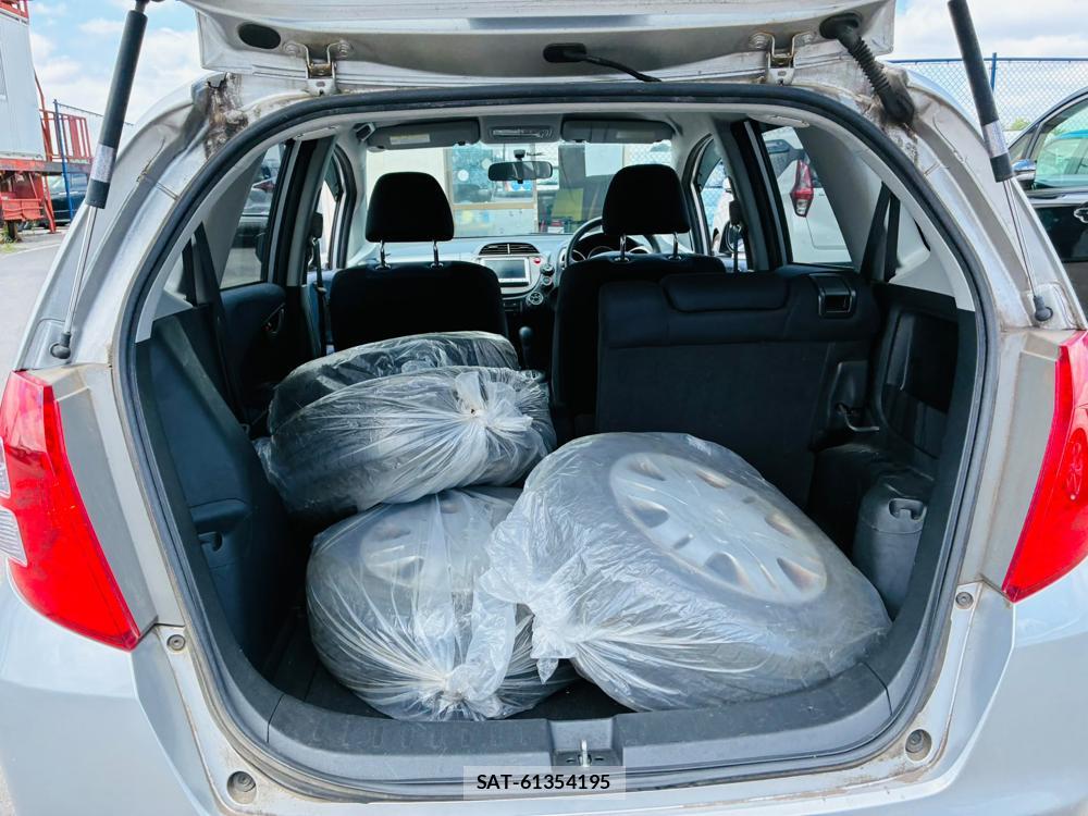 Honda FIT 2008-05 8240817-25