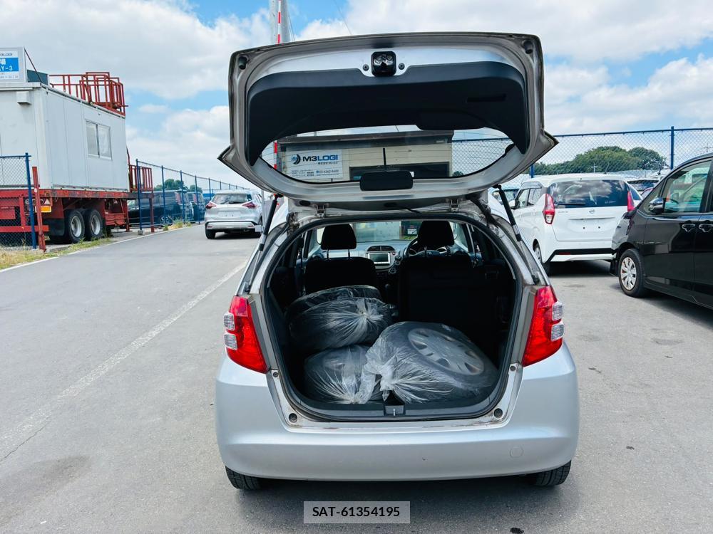 Honda FIT 2008-05 8240817-26