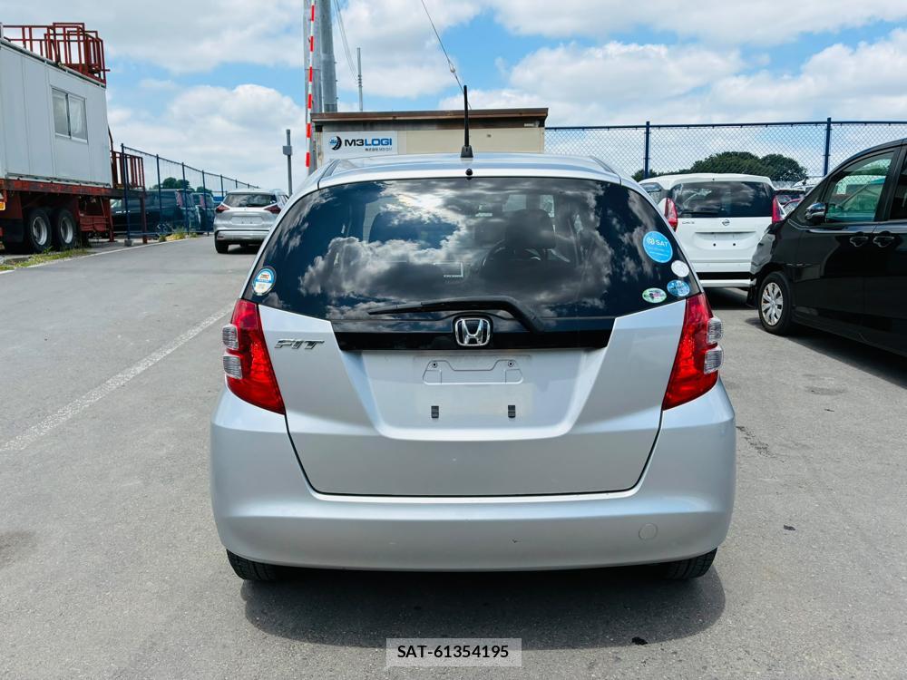 Honda FIT 2008-05 8240817-3