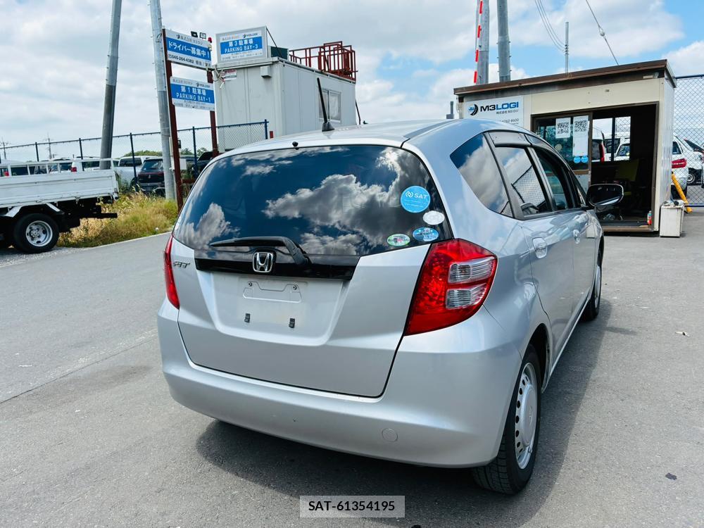 Honda FIT 2008-05 8240817-4