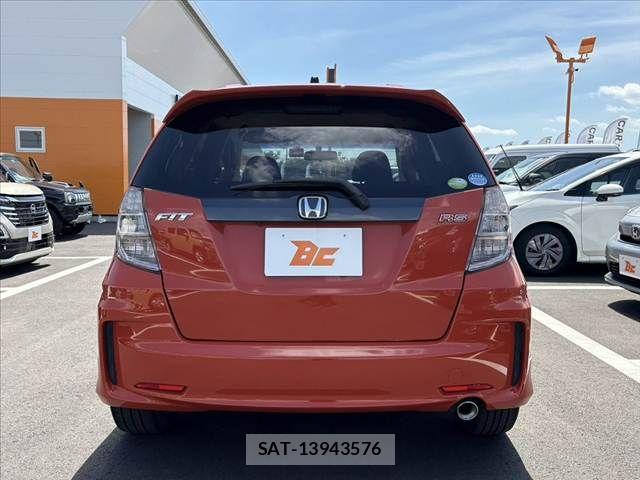 Honda FIT 2010-11 8314422-13