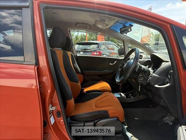 Honda FIT 2010-11 8314422-15