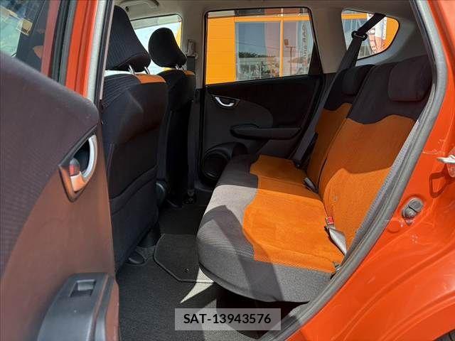 Honda FIT 2010-11 8314422-18