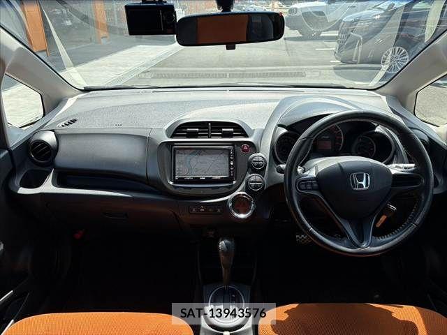 Honda FIT 2010-11 8314422-1