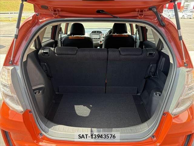 Honda FIT 2010-11 8314422-19