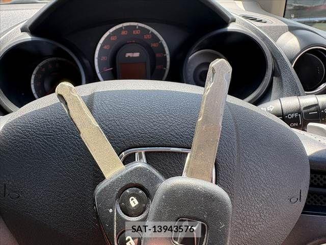 Honda FIT 2010-11 8314422-27