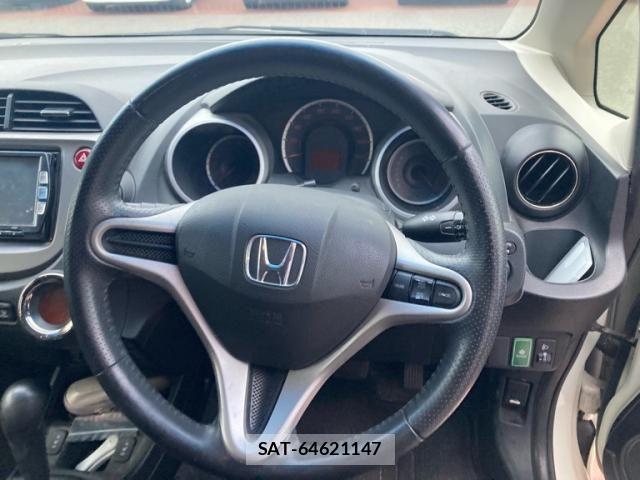 Honda FIT 2012-02 8335831-12