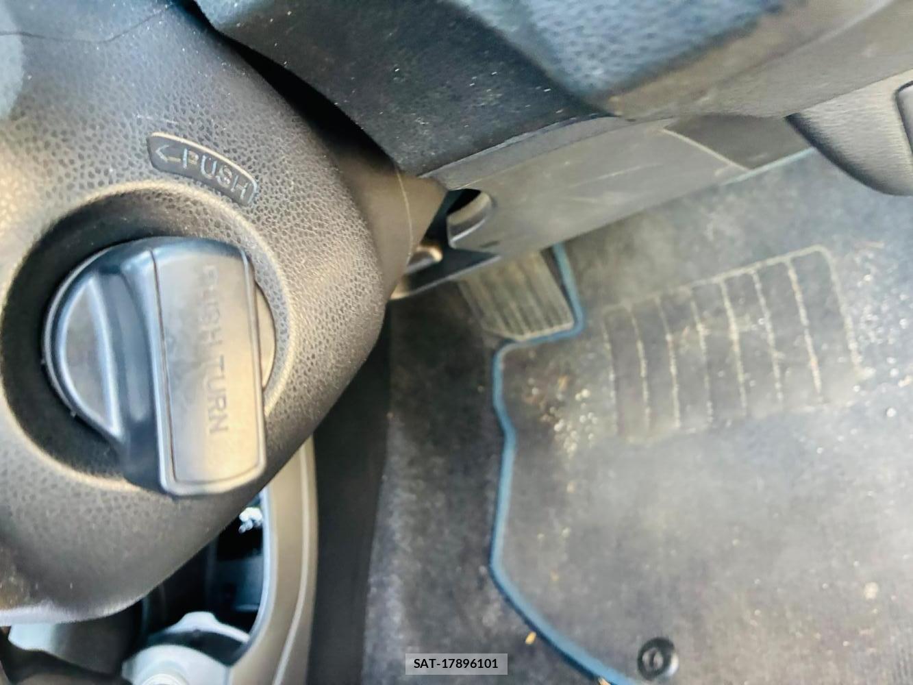 Honda FIT 2009-10 7946264-16