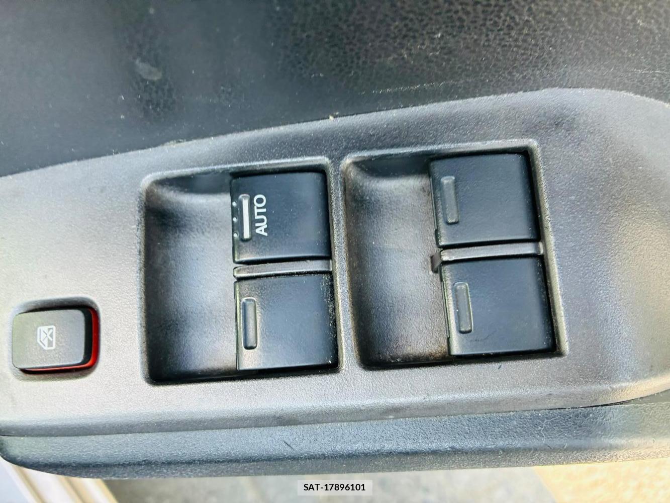 Honda FIT 2009-10 7946264-21