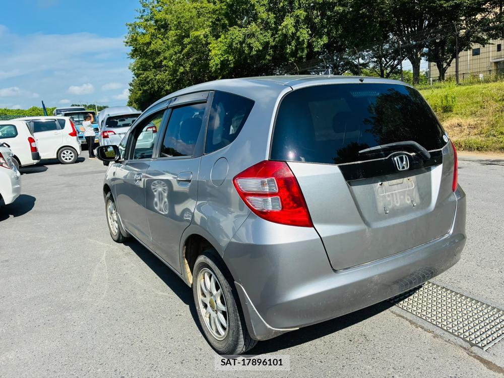 Honda FIT 2009-10 7946264-2