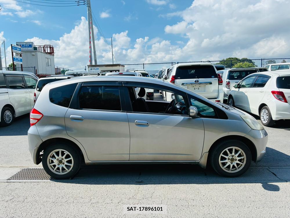 Honda FIT 2009-10 7946264-5