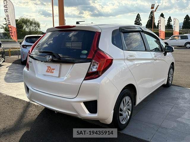 Honda FIT 2015-04 8335825-12