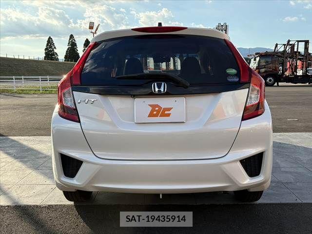 Honda FIT 2015-04 8335825-13