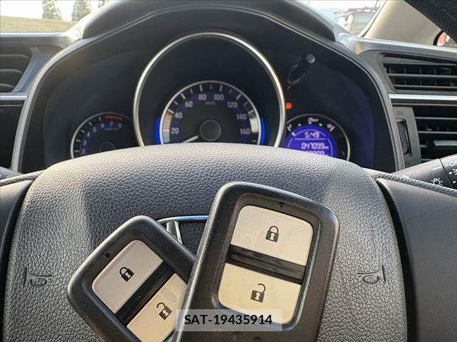 Honda FIT 2015-04 8335825-24