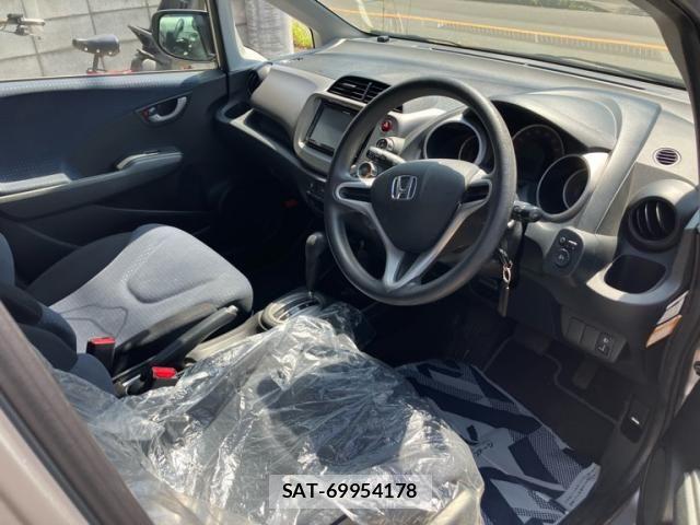 Honda FIT 2009-09 8335832-10