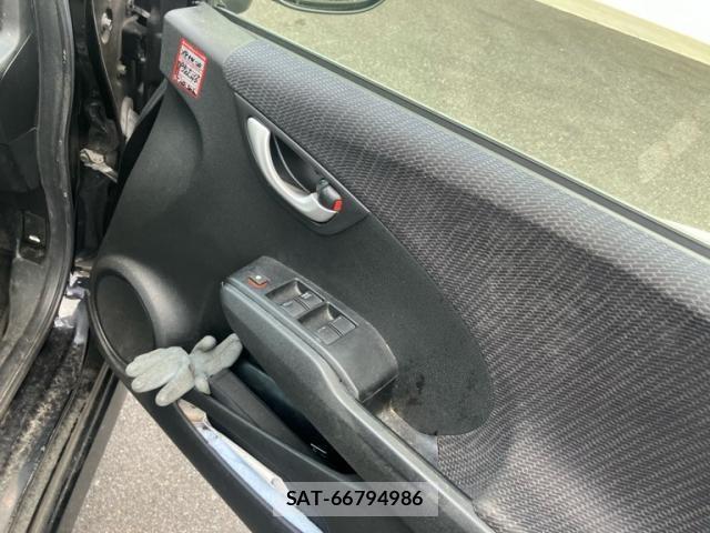 Honda FIT 2013-03 8335826-10