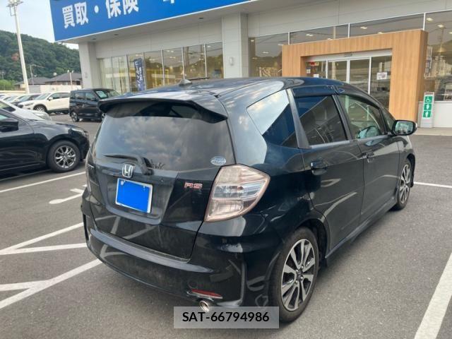 Honda FIT 2013-03 8335826-2