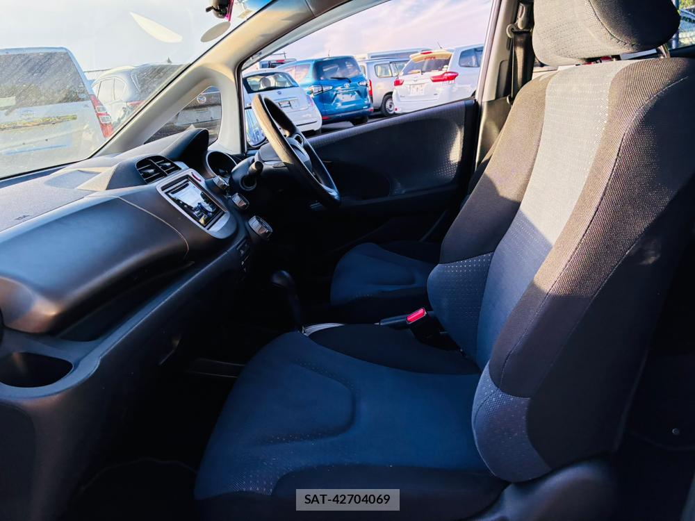 Honda FIT 2008-07 8282308-10