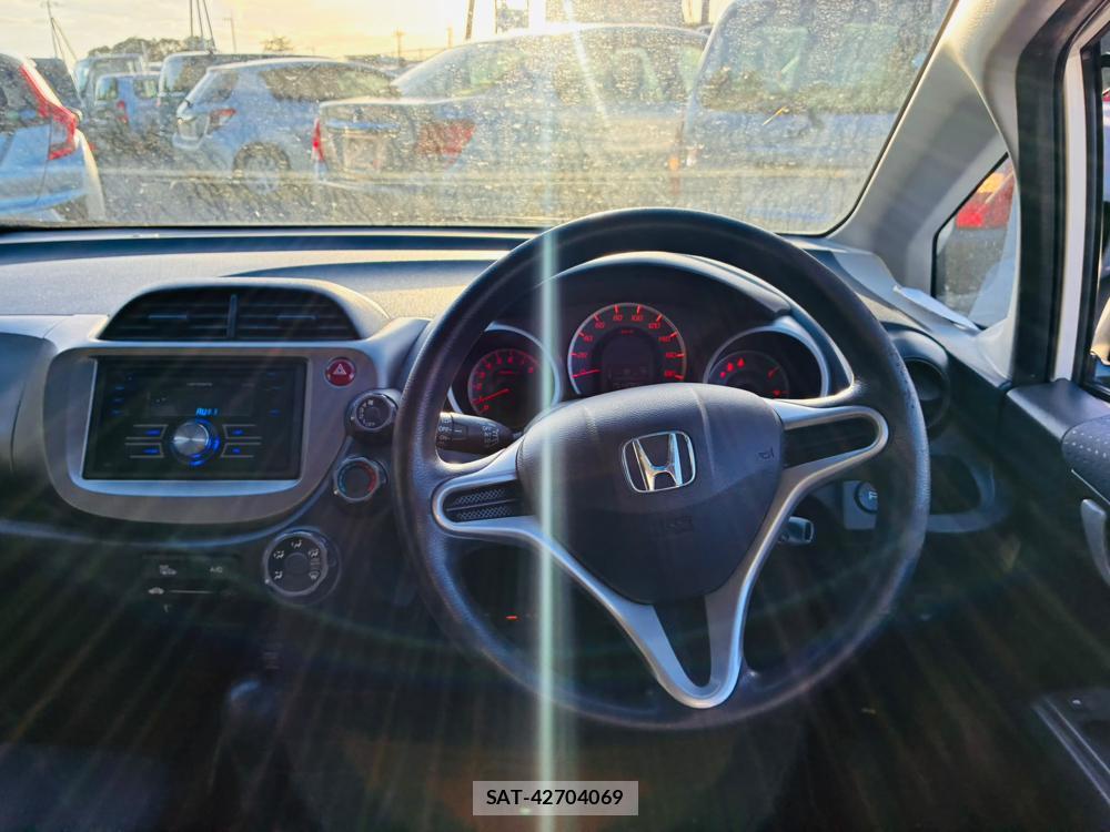 Honda FIT 2008-07 8282308-13