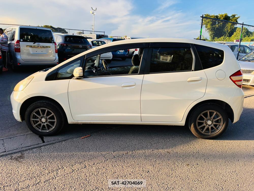 Honda FIT 2008-07 8282308-1