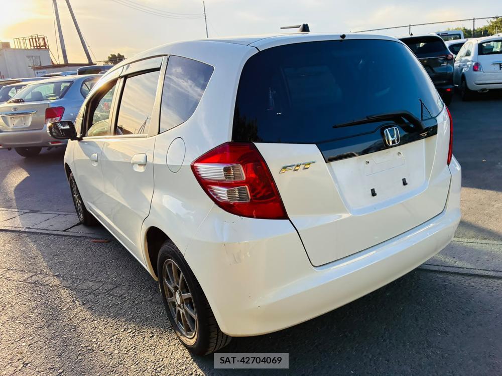 Honda FIT 2008-07 8282308-2