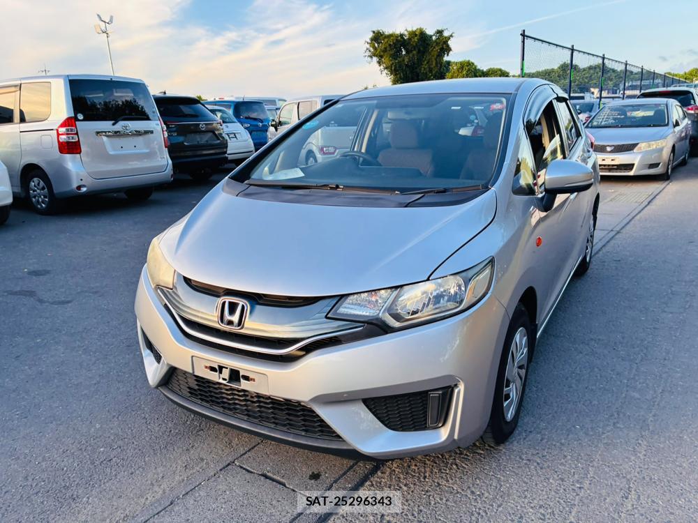 Honda FIT 2013-12 8282307-0